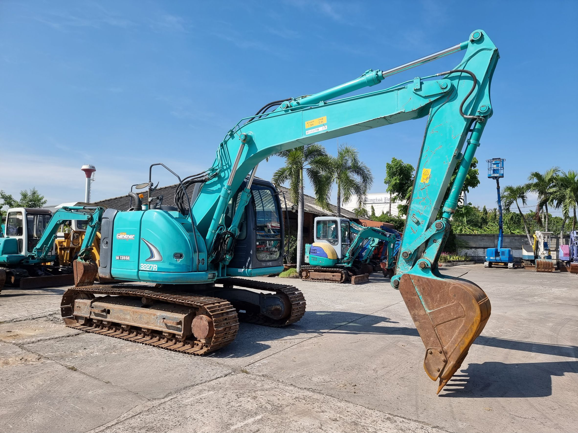 รถขุดKobelco SK135SR-2 YY06