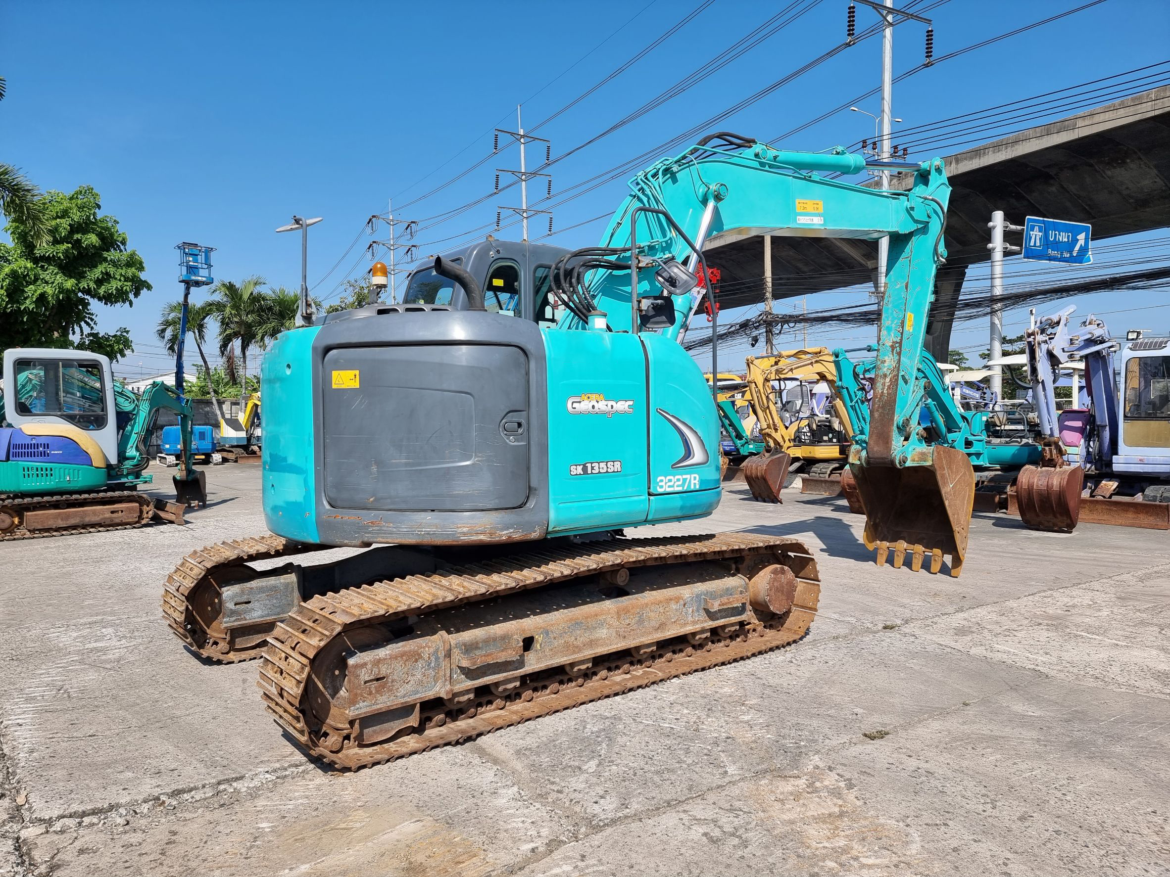 รถขุดKobelco SK135SR-2 YY06