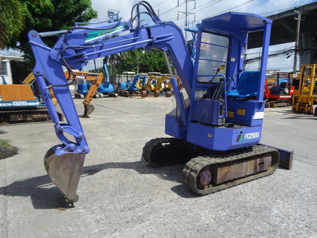 รถขุดเล็ก Komatsu PC28UU